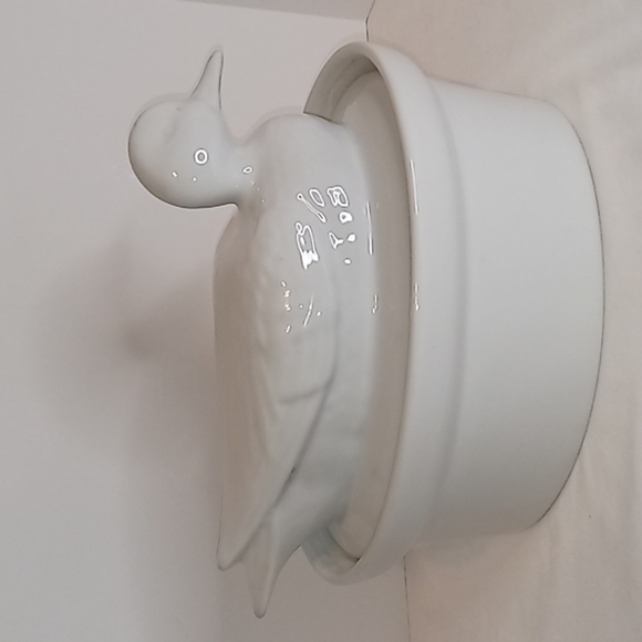 Cordon Bleu White Oven/Microwave/Dishwasher Safe Covered Duck Casserole Dish - Picture 3 of 11